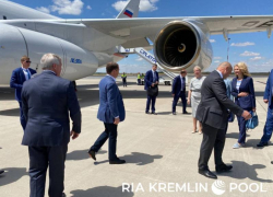 В закрытый аэропорт Ростова прибыл Дмитрий Медведев
