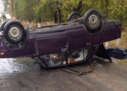 В ДТП под Таганрогом перевернулся автомобиль