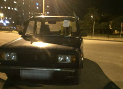 Тухлыми яйцами забросала автомобиль пенсионерка в Таганроге