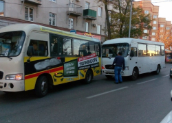 В Таганроге столкнулись две маршрутки