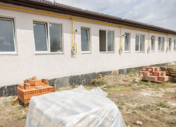 "Так рождаются стаи": следком проверяет законность поселения таганрогских сирот в блокированных домах на выселках