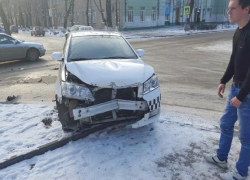 В Таганроге водитель такси взял на таран иномарку
