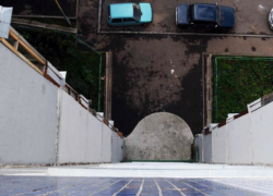 Следствие выясняет причины гибели мужчины, выпавшего с 17 этажа в Таганроге