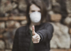 Три лжегазовика  в медицинских масках ограбили таганрожца