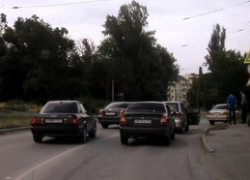 В Таганроге авария из трех машин перекрыла движение