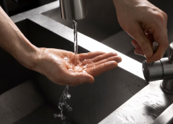 МУП "Управление "Водоканал" проводит ремонтные работы в двух районах Таганрога 