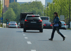 Несовершеннолетняя девочка попала под колеса машины в Таганроге