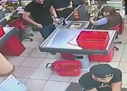 22-летнего таганрожца, который воровал продукты, задержал полицейский в свой выходной
