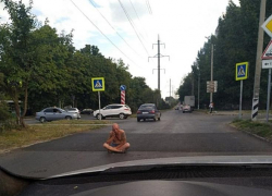 В Таганроге началась пора оголяться и чудачить