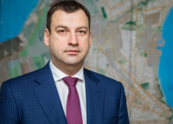 С Днем Конституции РФ таганрожцев поздравил глава администрации Андрей Лисицкий