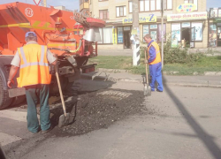 Обещания сити-менеджера не сыпать больше на дорогу щебень, оказались пустыми