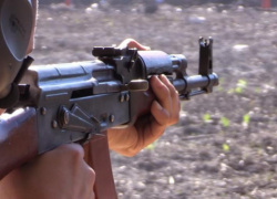 В Таганроге  местный житель устроил  пальбу из автомата  ради развлечения