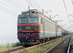 Пара жителей Матвеево-Курганского района погибла под колесами товарного поезда