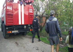 В Таганроге сгорел дачный домик