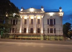 «Кто уберет со стен кучи дохлых комаров в Таганроге?» - вопрос от читателей