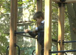 Таганрог - в отстающих: Слюсарь рассказал о строительстве детских площадок