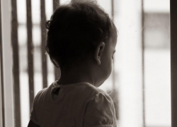 В Таганроге малыши 2-х и 3-х лет погибли, выпав из окна