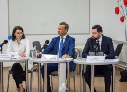 Первый зампред Совфеда РФ Андрей Яцкин побывал в Таганроге, в «Точке кипения» ИТА ЮФУ