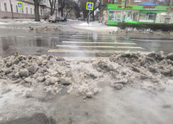 В Таганроге — гололедица на тротуарах