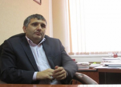 Экс-начальник управления ЖКХ Таганрога переехал в наручниках в СИЗО на Б. Садовой