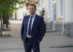 Делает Таганрог чище, занимается благотворительностью и помогает спортсменам