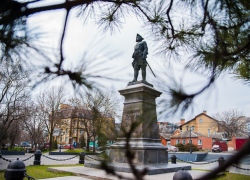 Календарь: 118 лет назад из Марселя в Таганрог прибыл памятник Петру I