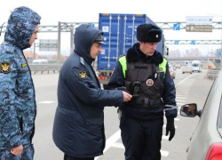 На дорогах Донского края «ловили» должников 
