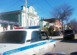 В Таганроге девушка на «Матизе» сбила человека напротив здания администрации