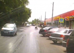 Новая дорога «забрала» обувь таганроженки