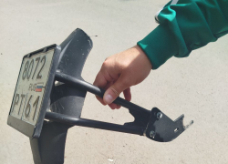 Развалился в пути? В Таганроге ищут хозяина куска мотоцикла