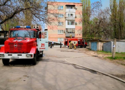 В Таганроге злоумышленники подожгли хозпостройку