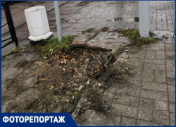 Уничтожение афишных тумб 19 века в Таганроге 