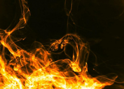 Во время пожара под Таганрогом пострадала хозяйка дома