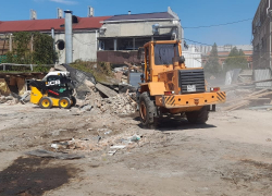 Глава администрации Таганрога держит в курсе о проводимых работах на месте ЧС