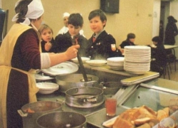 Таганрогские депутаты нашли деньги на питание школьников 