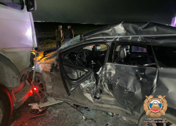 Машина всмятку, четверо детей и двое взрослых с травмами - ДТП вблизи Таганрога