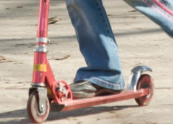 В Таганроге мальчика на самокате сбил автомобиль