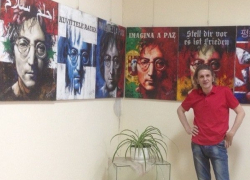 Выставка «Джон Леннон - человек мира» посетила Таганрог