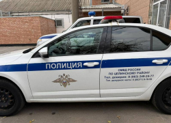 В Таганроге маршрутка на скорости влетела в машину с беременной женщиной и скрылась с места аварии