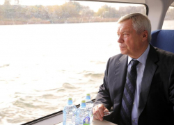 Губернатор протестировал судно, которое будет ходить по маршруту «Таганрог – Ейск – Анапа»
