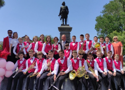 Детский духовой оркестр таганрогской музыкальной школы стал победителем серьёзного отборочного тура