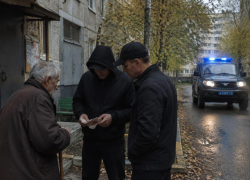 Чужаки пытались "кинуть" таганрогского пенсионера более чем на миллион рублей