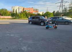 Авария на Мариупольском шоссе: внедорожник сбил велосипедиста