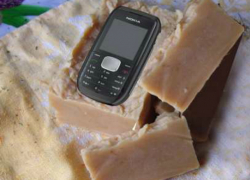 Мобильником в хозяйственном мыле и рафинадом с сим-картами «побаловали» родственники зэков Таганрога