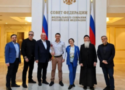 Выставка всемирноизвестного художника из Таганрога Алексея Адамова открылась в Совете Федерации