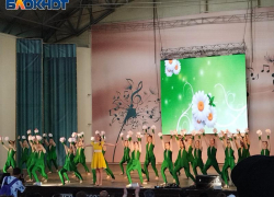 Музыка, песни, танцы: в Таганроге проходят праздничные мероприятия