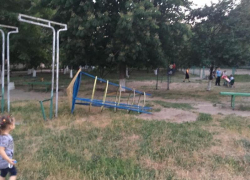 Инспекторы по несовершеннолетним  выяснят про инцидент с травмированным мальчиком в Таганроге