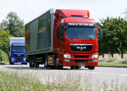 На воронежской трассе под колесами фуры погиб житель Таганрога