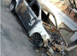 "Лексус" за два миллиона рублей сожгли в Таганроге