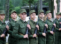 Более двадцати таганрогских ребят отправились проходить военную службу 